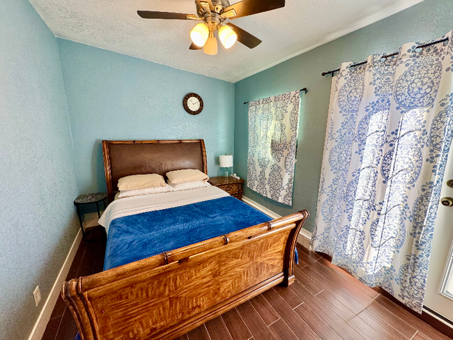 Building Photo - 5333 Longridge Ave