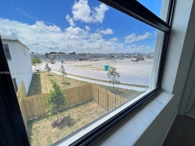 Building Photo - 28610 SW 133rd Ct