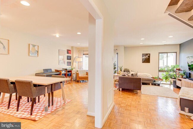 Building Photo - 11621 Newbridge Ct