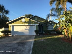 Building Photo - 3006 Alice St