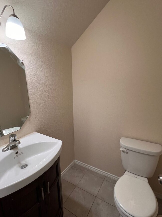 Building Photo - Spacious 5-Bedroom Harker Heights Home with 3 Living Areas & 3-Car Garage