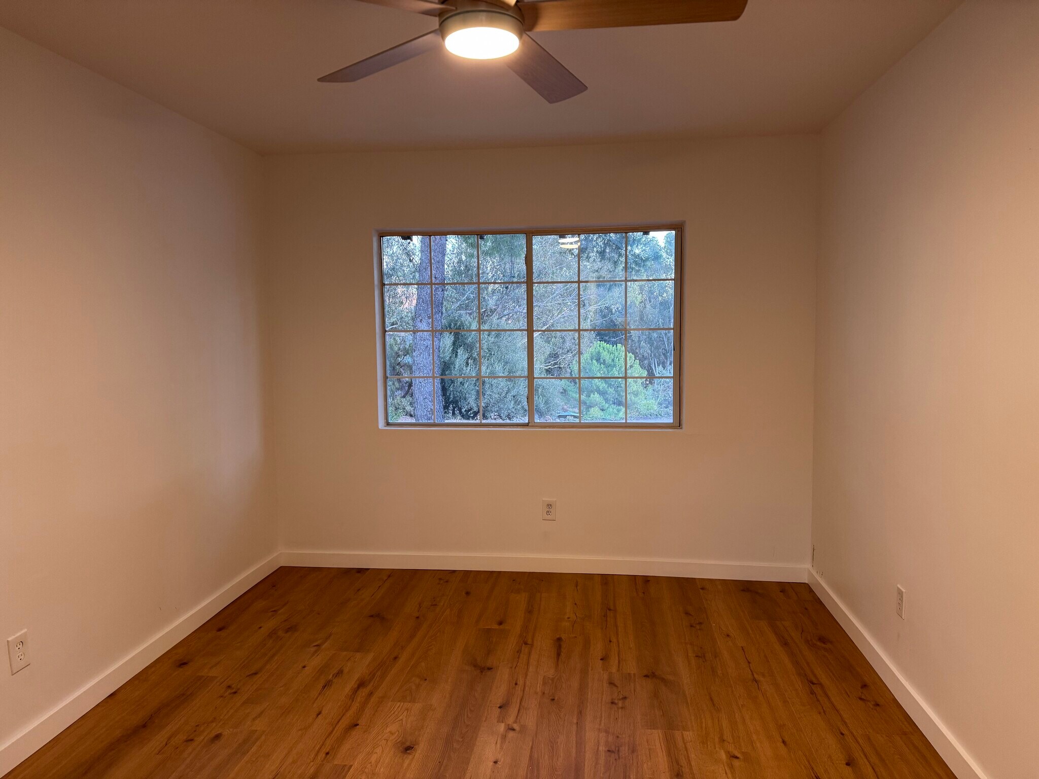 Building Photo - 1373 Real Way Ln