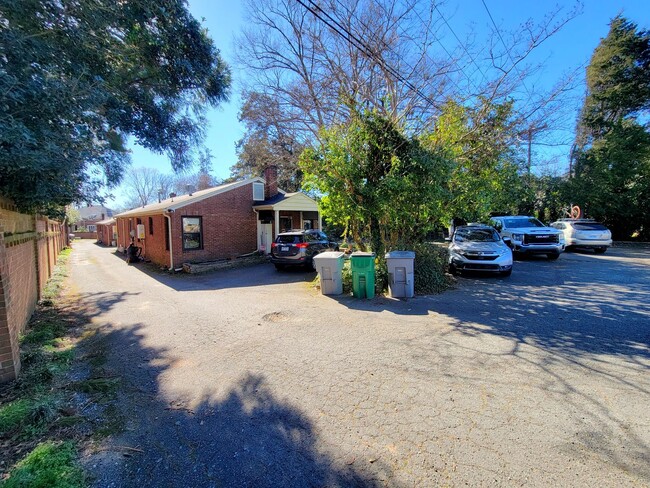 Building Photo - 2408 Providence Rd