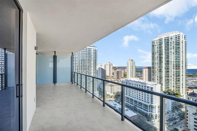 Building Photo - 275 1st Ave S