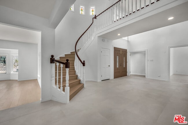 Building Photo - 17606 Camino De Yatasto