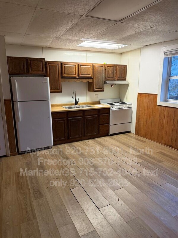 Building Photo - S7559 US-12