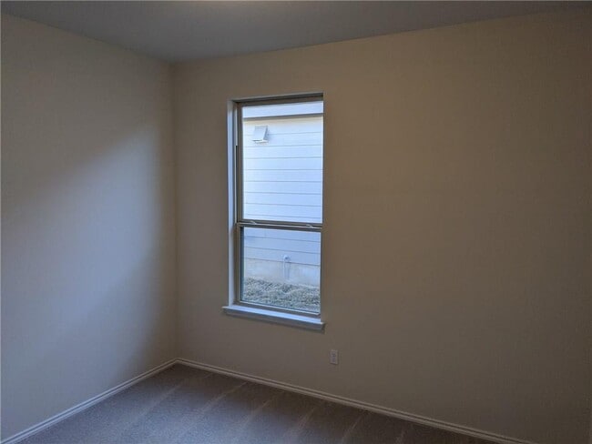 Building Photo - 1013 Cliffbrake Wy