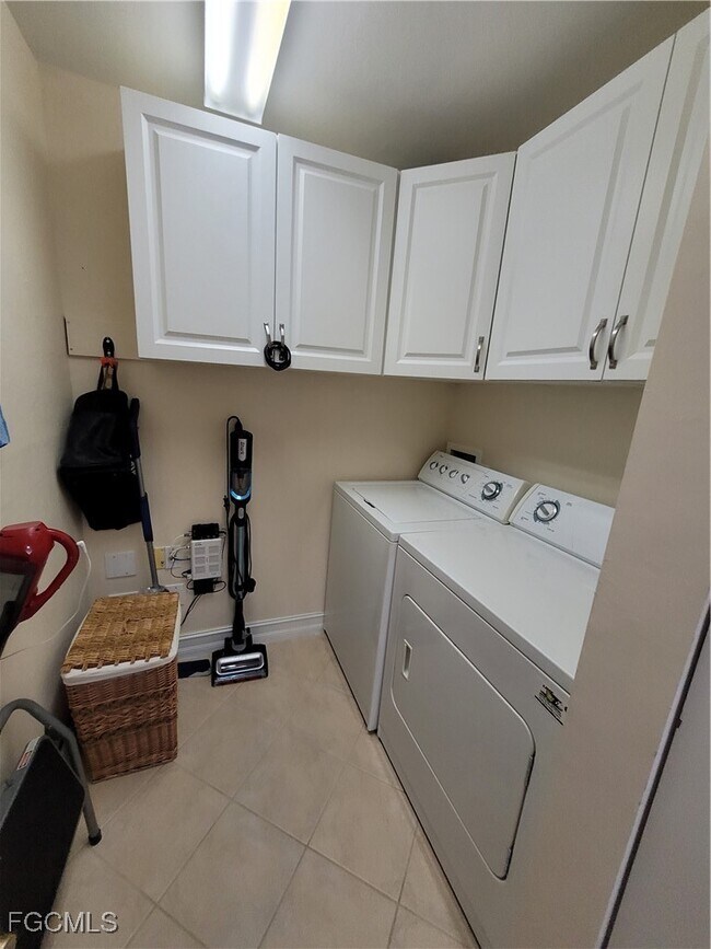 Building Photo - 10530 Amiata Way