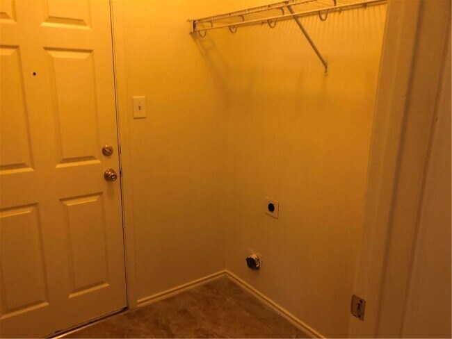 Building Photo - 801 Ranchero Rd