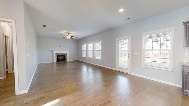 Building Photo - Beautiful 2 Story Home in W Richland