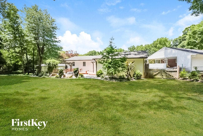 Building Photo - 503 Rosebriar Ct