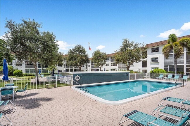 Building Photo - 1501 S Ocean Blvd