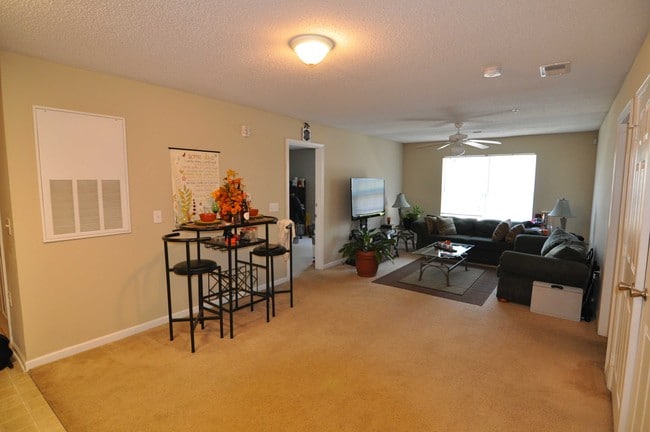 Interior Photo - University Heights