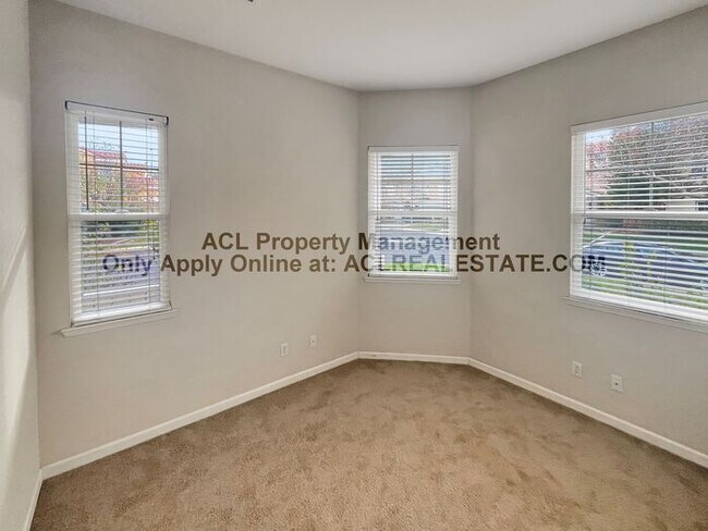 Building Photo - Stunning One Story Brentwood Home In Quite Culdesac