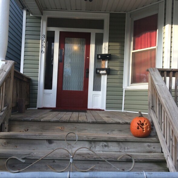 Front door - 3556 W Medill Ave