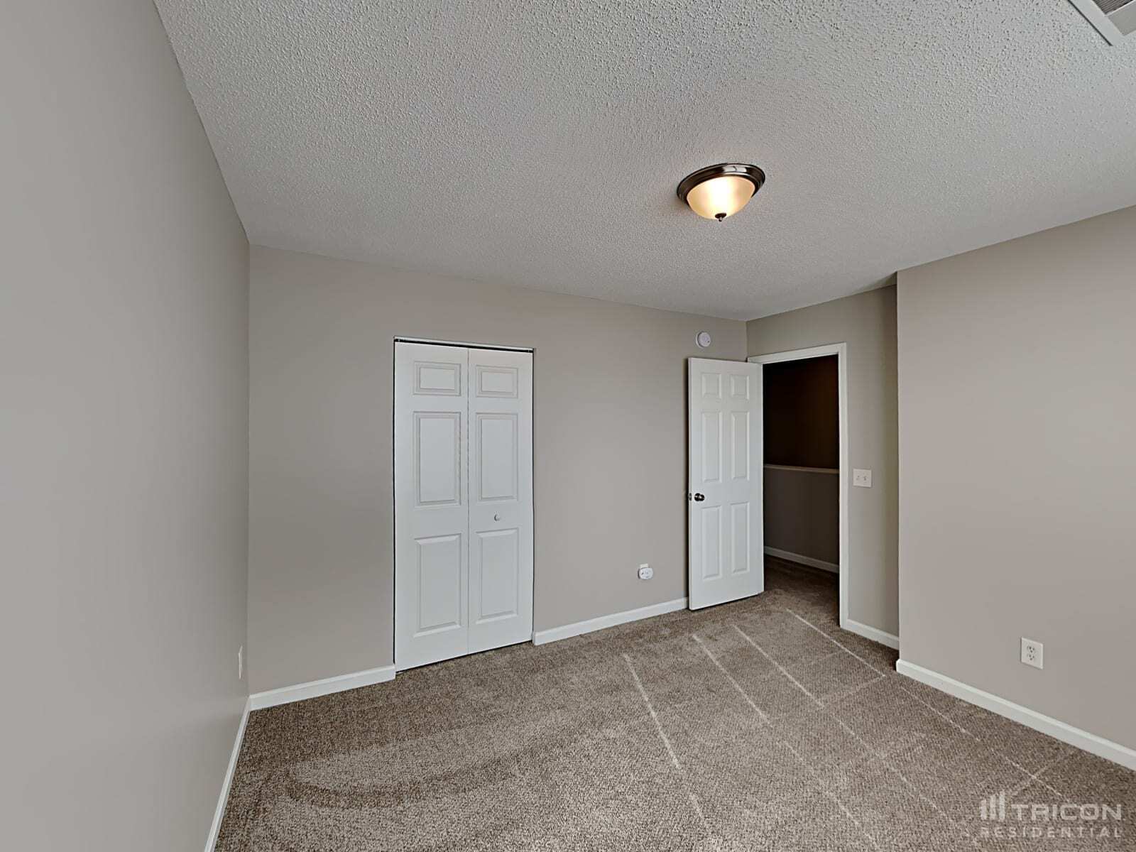 Building Photo - 204 Fox Grove Cir