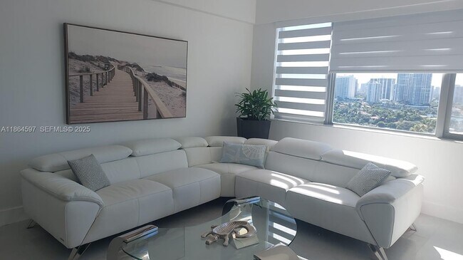 Building Photo - 3180 S Ocean Dr