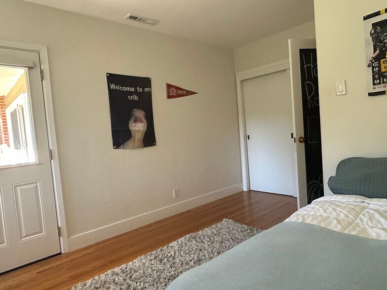 3rd bedroom - 1415 Butterfield Rd