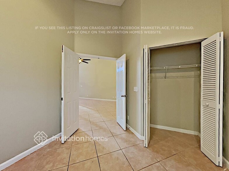 Building Photo - 1160 NW 185th Ave