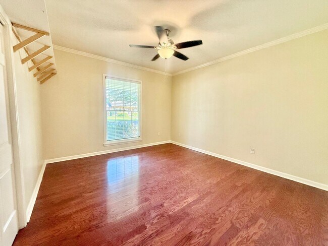 Building Photo - Home For Lease