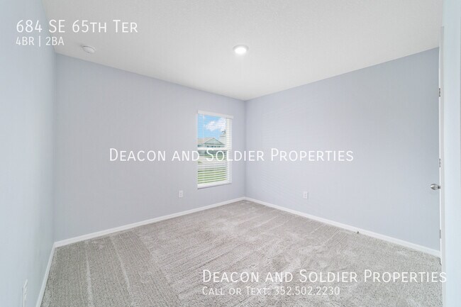 Building Photo - 684 SE 65th Terrace