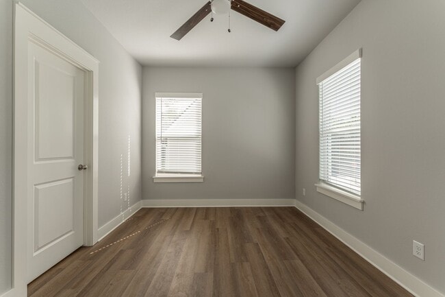 Building Photo - New 3 BR/3.5 BA home in Willow Bend