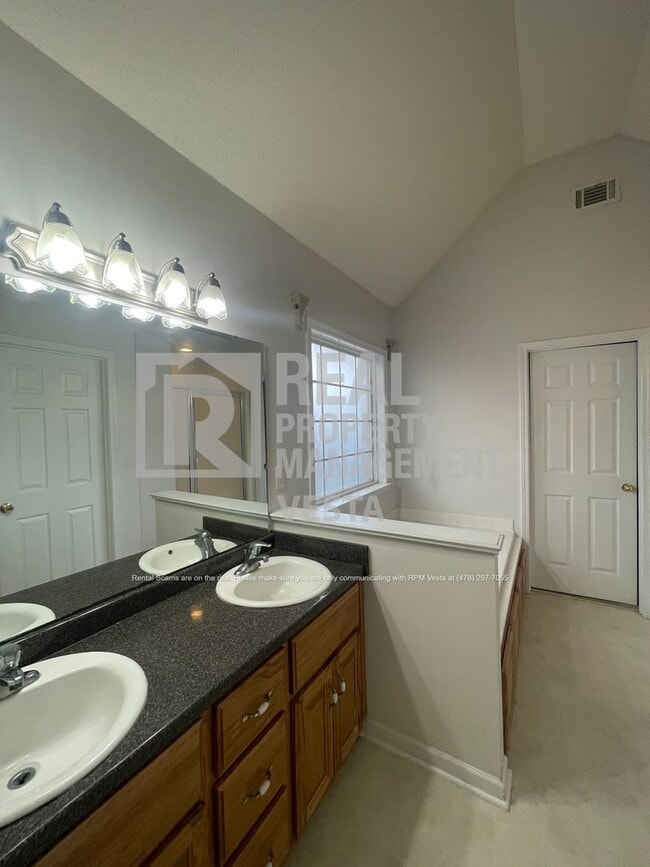 Building Photo - 102 Mulligan Ct