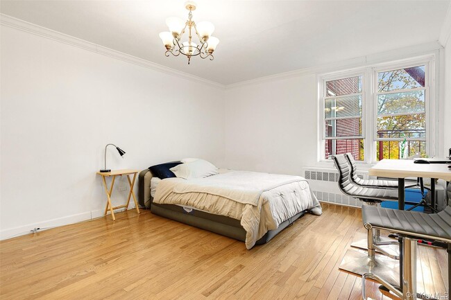 Building Photo - 65-15 Alderton St