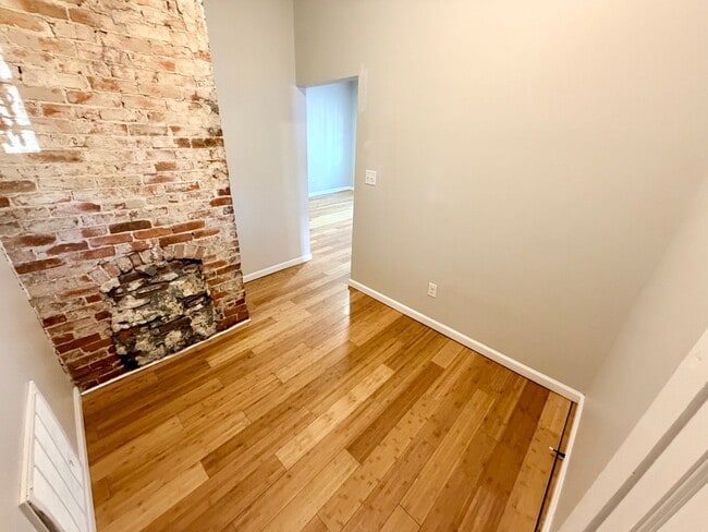 Building Photo - 526 Ohio St