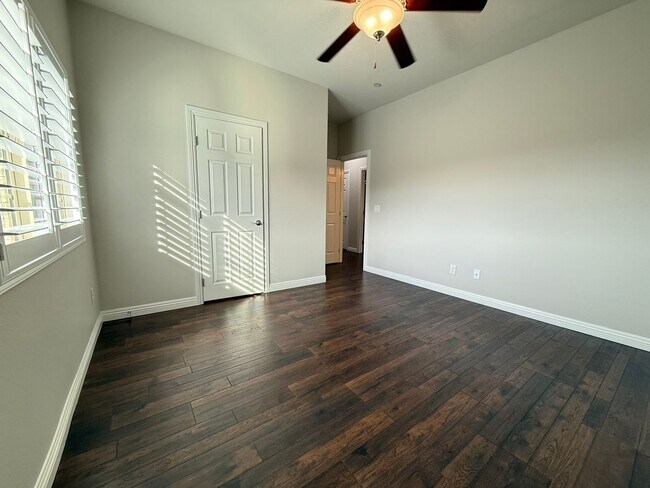 Building Photo - 132 Dunblane St