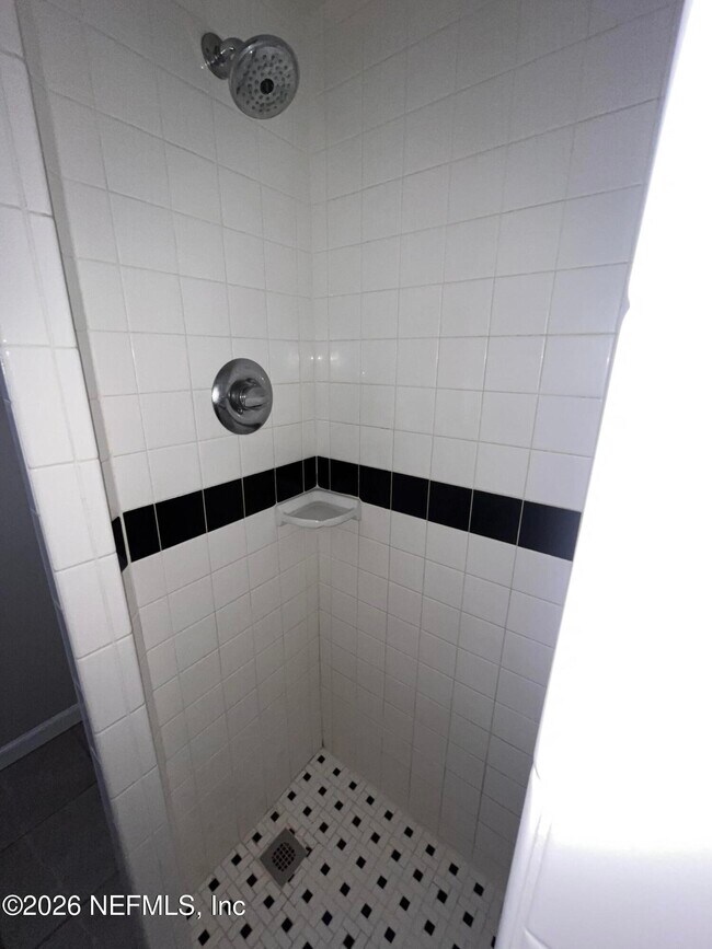 Building Photo - 10901 Hardwick Ln