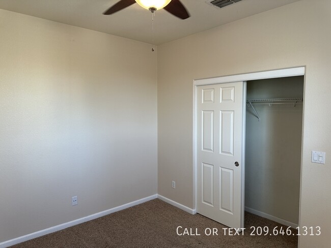Building Photo - 274 Finchwood Dr