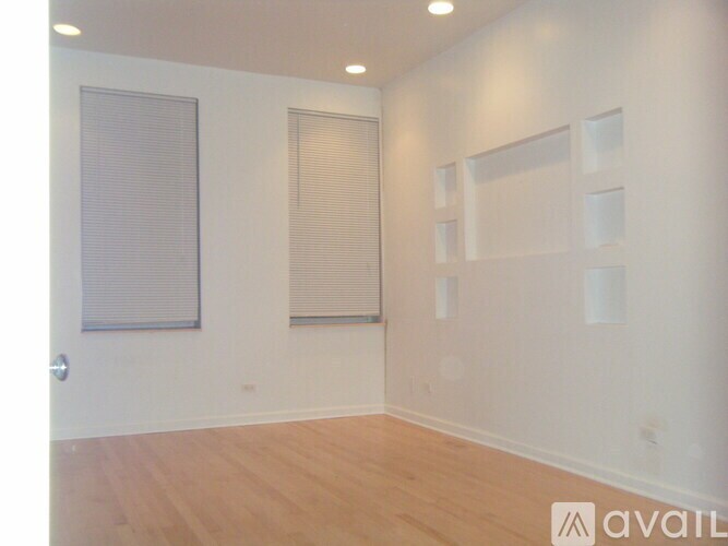 Building Photo - 1728 N Hermitage Ave