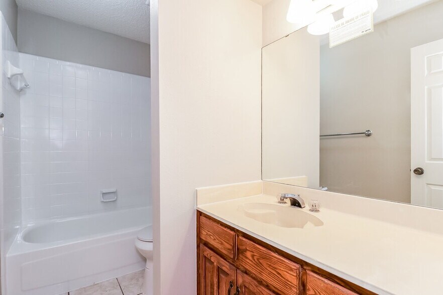 Building Photo - 4909 Barberry Dr