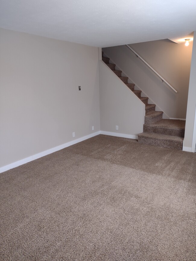 Building Photo - 173 Home St