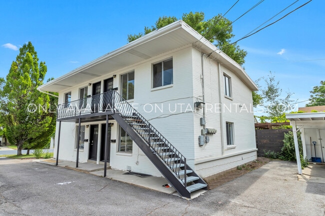 Building Photo - 261 E Burton Ave