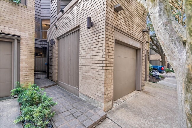 Building Photo - 5004 Bayard Ln