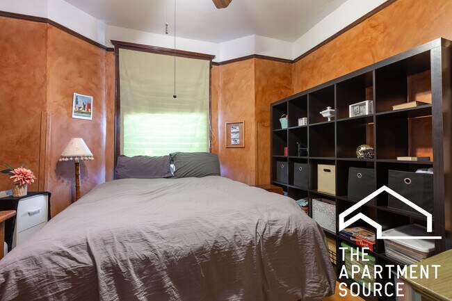 Building Photo - 825 W Diversey Pky