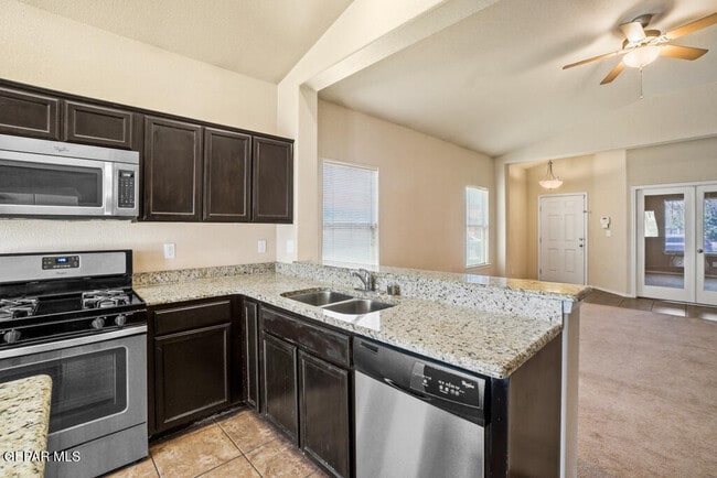 Building Photo - 2932 Pino Triste Dr