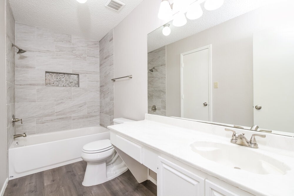 Building Photo - 7900 Flowertree Ct