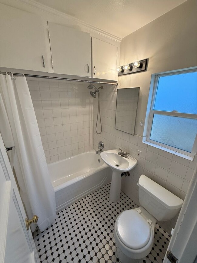 Building Photo - North Park 2/2+ Bonus room, garage and rea...