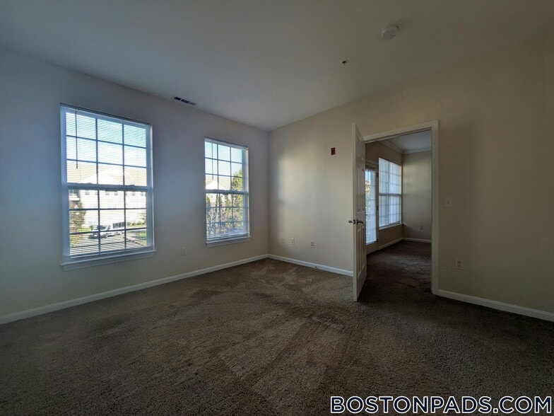 Building Photo - 311 Lowell St