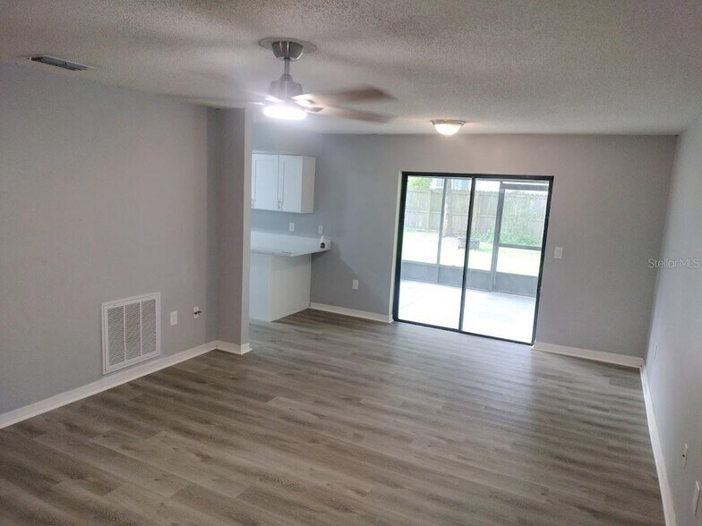 Building Photo - 725 Chilt Dr