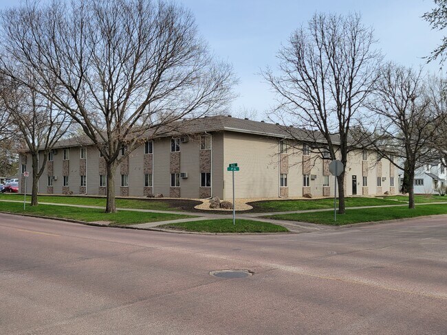 Building Photo - 720 8th Ave