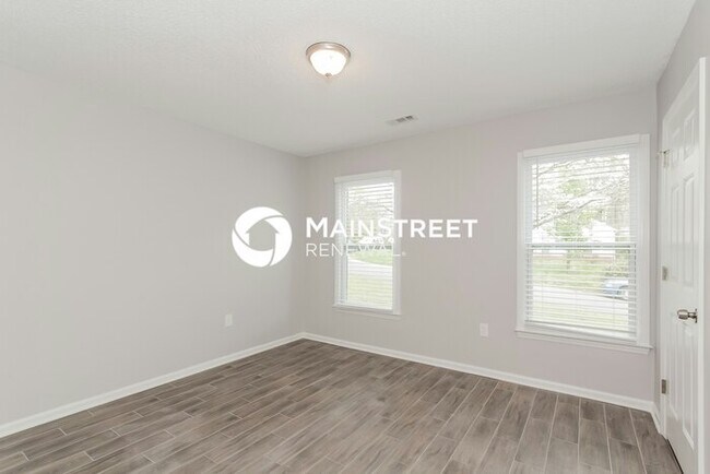 Building Photo - 3 Bedroom Pet-Friendly Home in CHARLOTTE, ...