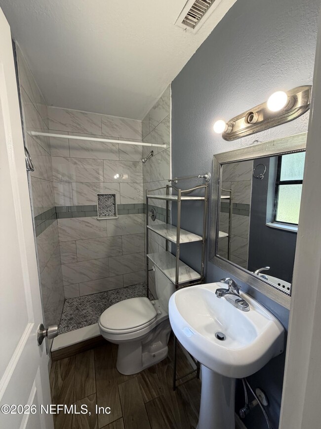 Building Photo - 5415 Lori Dr S