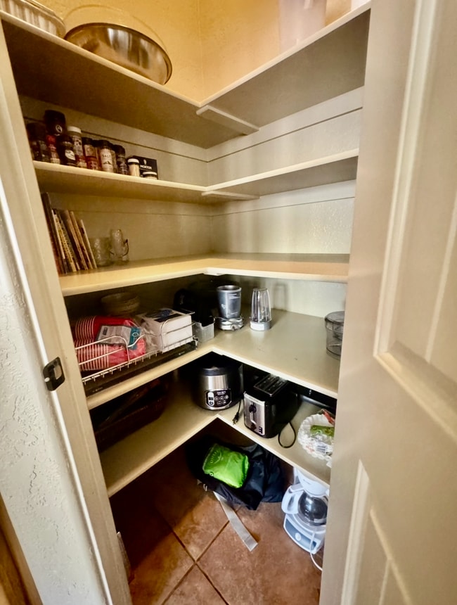 Building Photo - 3369 S 1100 W