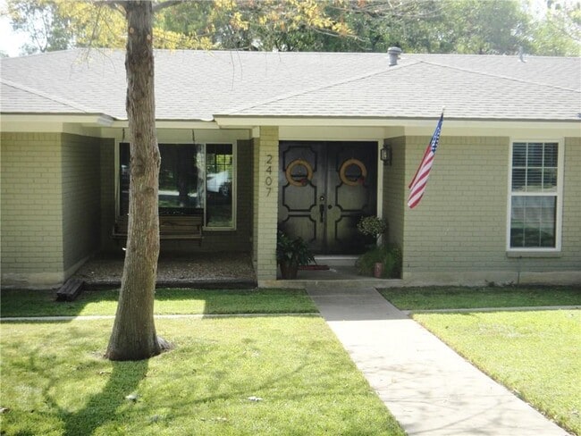 Building Photo - 2407 Harrowden Dr