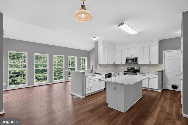 Building Photo - 17694 Avenel Ln