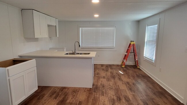 Building Photo - Two bedroom Mobile Home for Rent in Lancas...